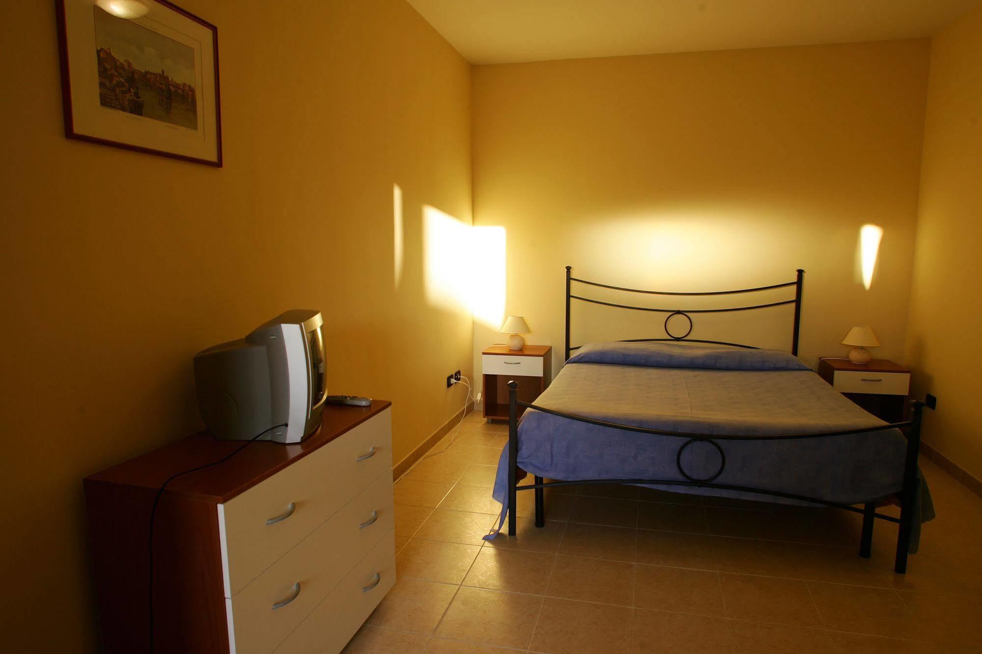 Ciao Hotel & Residence - Apartments Конверсано Экстерьер фото